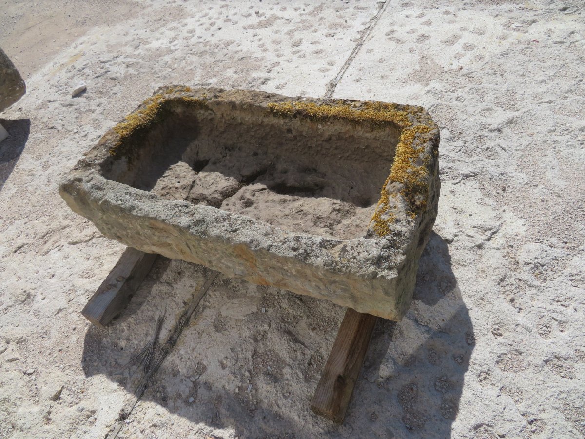 Burgundy Stone Trough-photo-4