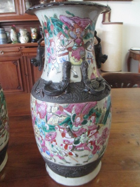 Pair Of Chinese Vases-photo-3