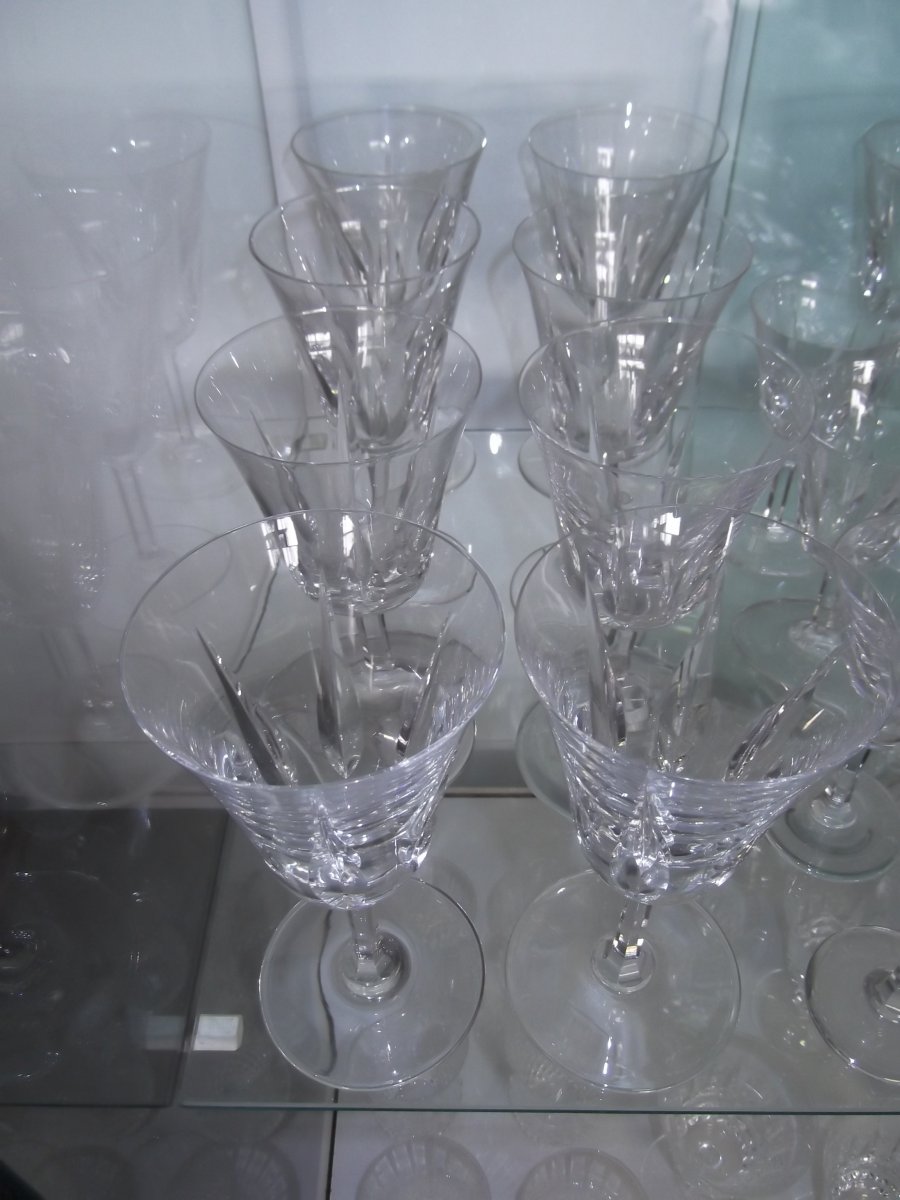 8 Saint Louis Crystal Wine Glasses