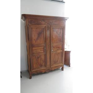 armoire en noyer
