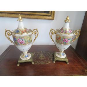 Paire de vases Médicis couverts cassolette 