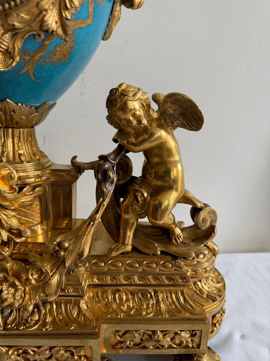 Pendule en  Bronze et porcelaine de Sèvres-photo-5
