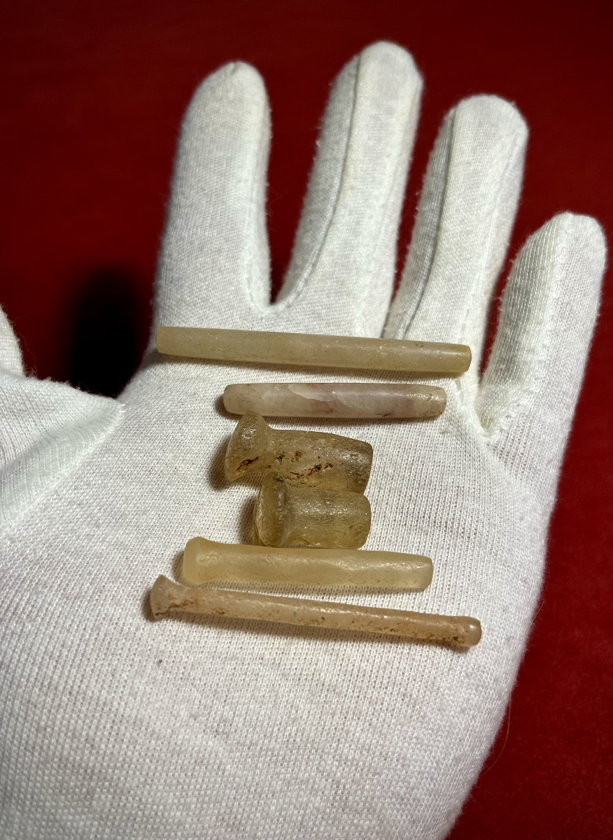 Collection Of 5 Neolithic Quartz Labrets -photo-2