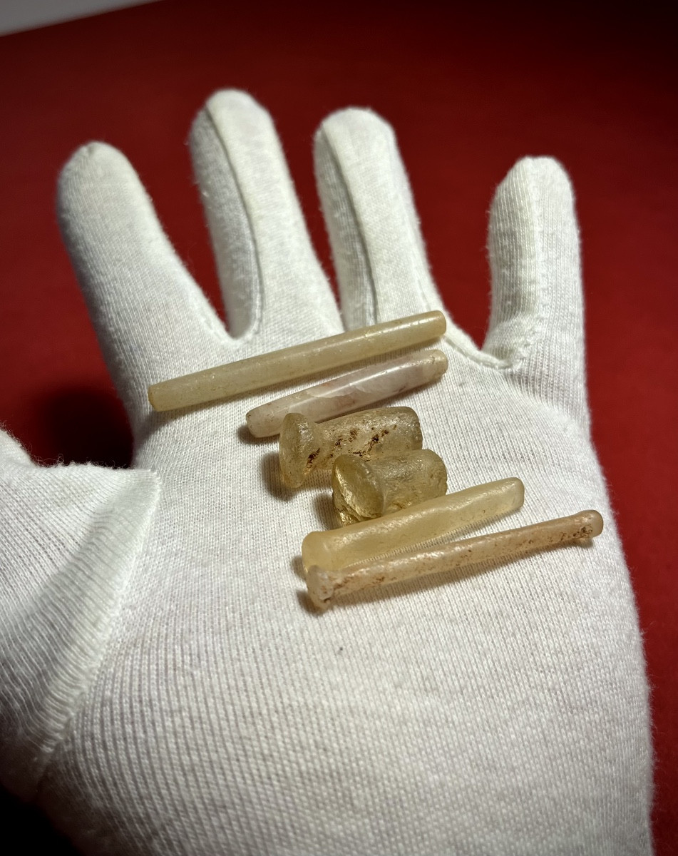 Collection Of 5 Neolithic Quartz Labrets -photo-3
