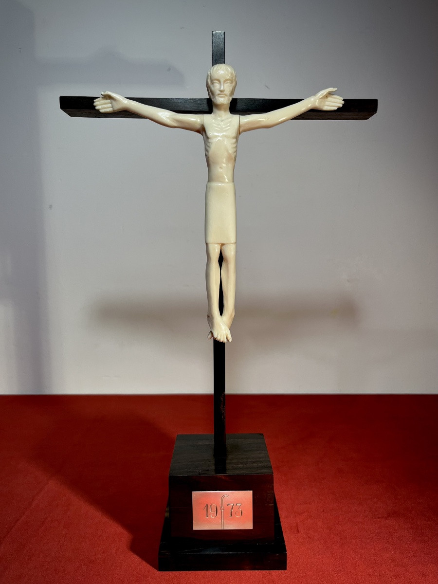 Christ en ivoire par J.Castan Pirmado-photo-1