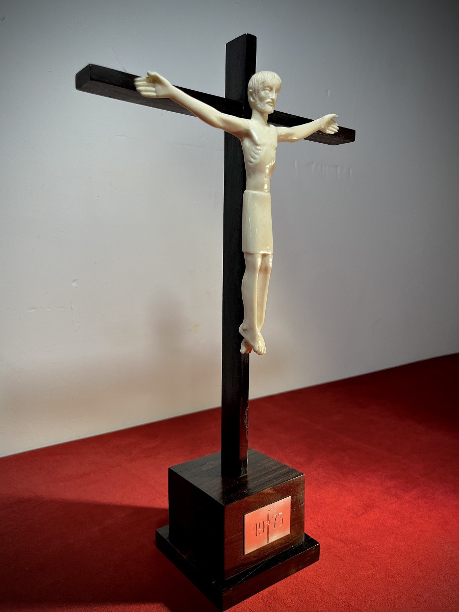 Christ en ivoire par J.Castan Pirmado-photo-2