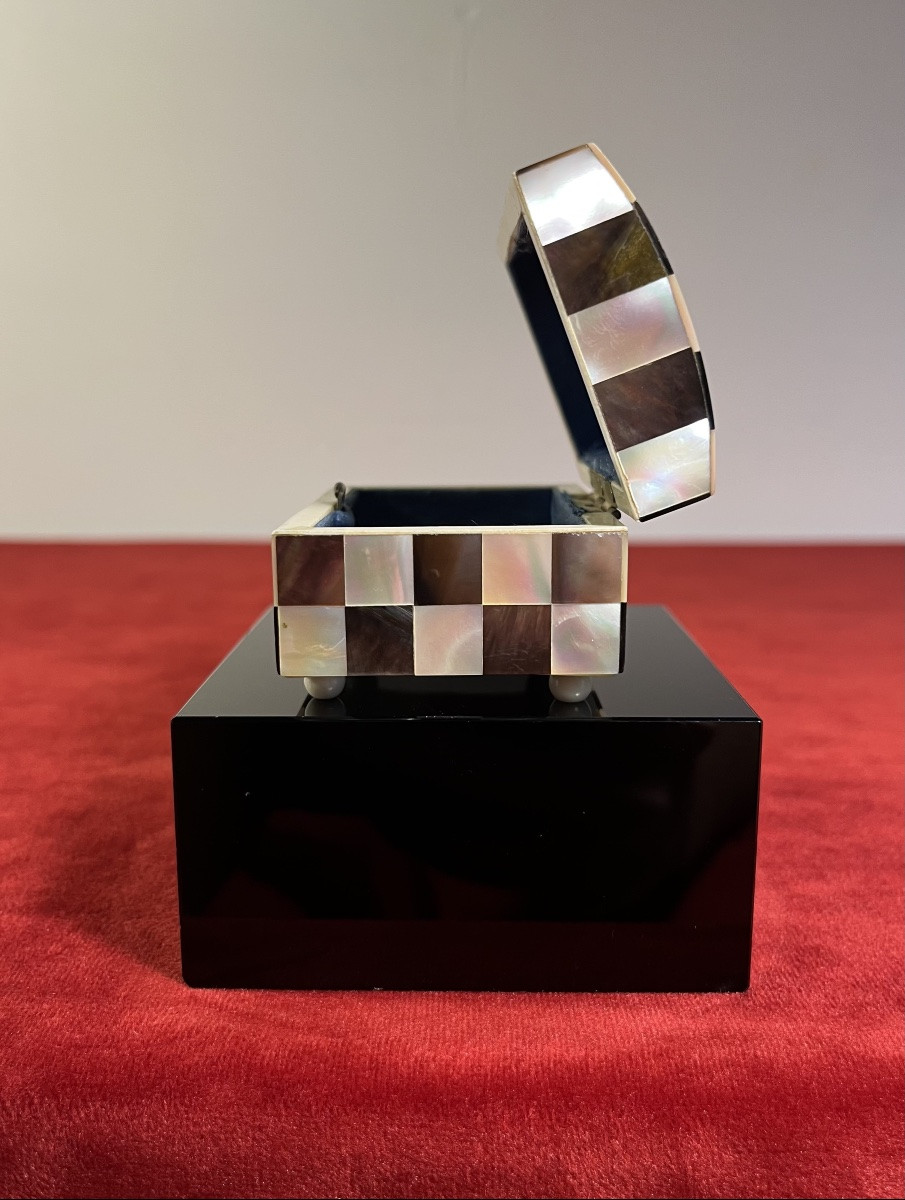 Coffret à bijoux en nacre et ormeau Début XXe-photo-1