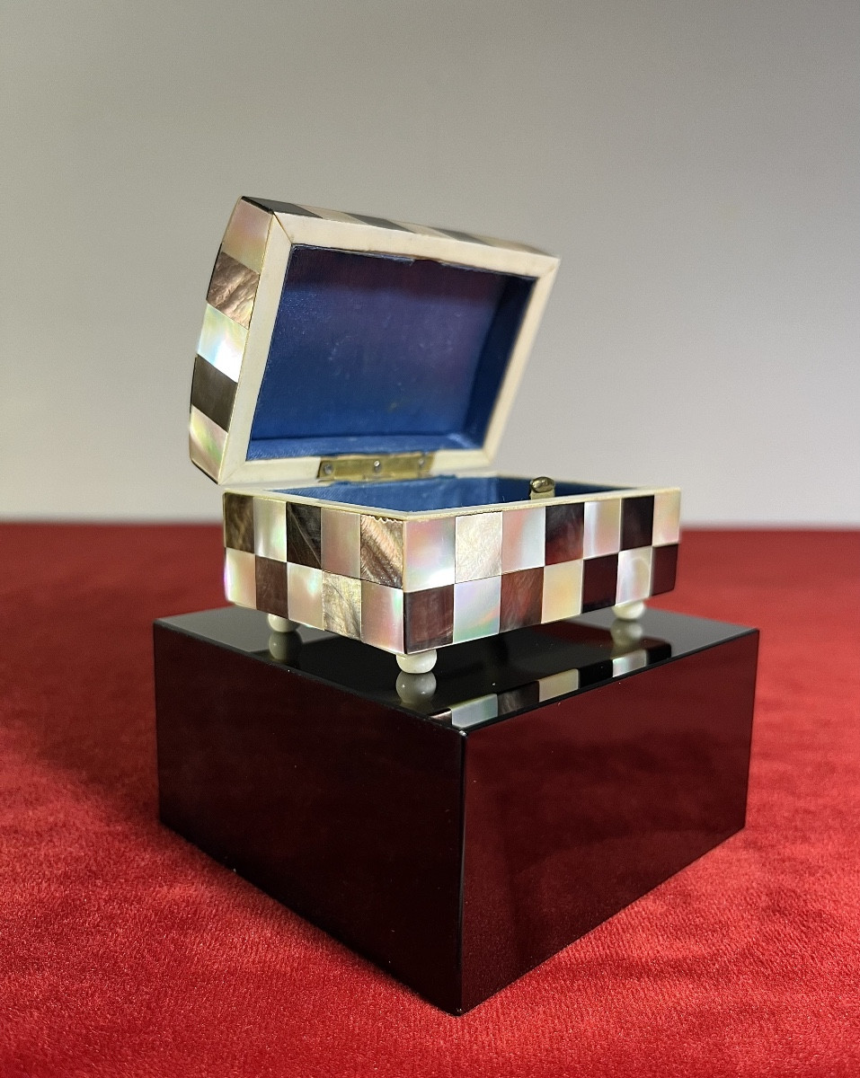 Coffret à bijoux en nacre et ormeau Début XXe
