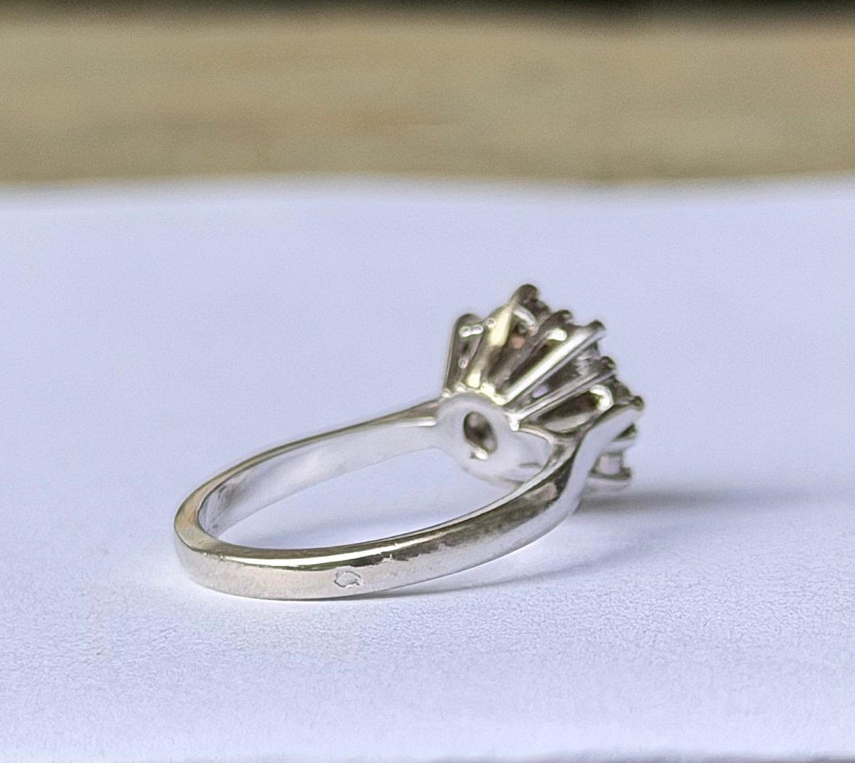 White Gold Daisy Ring With Diamonds-photo-3
