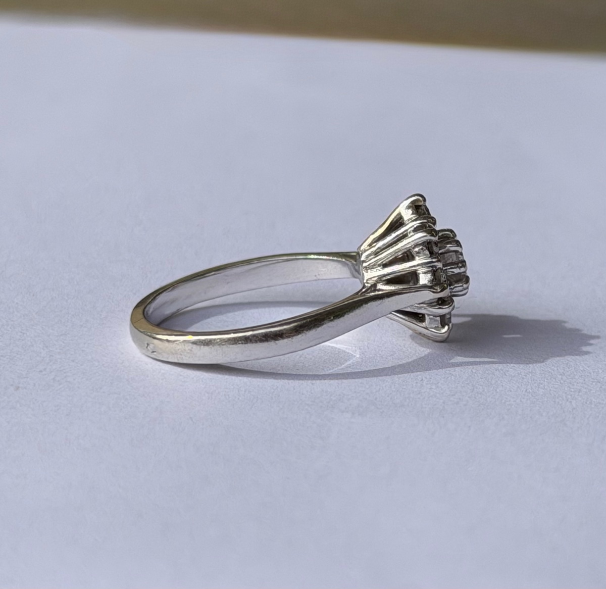 White Gold Daisy Ring With Diamonds-photo-4