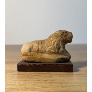Lion En Pierre Sculptée - Égypte Antique 