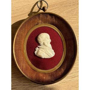 Carved Ivory Miniature—profile Of Henry Iv, 19th Century