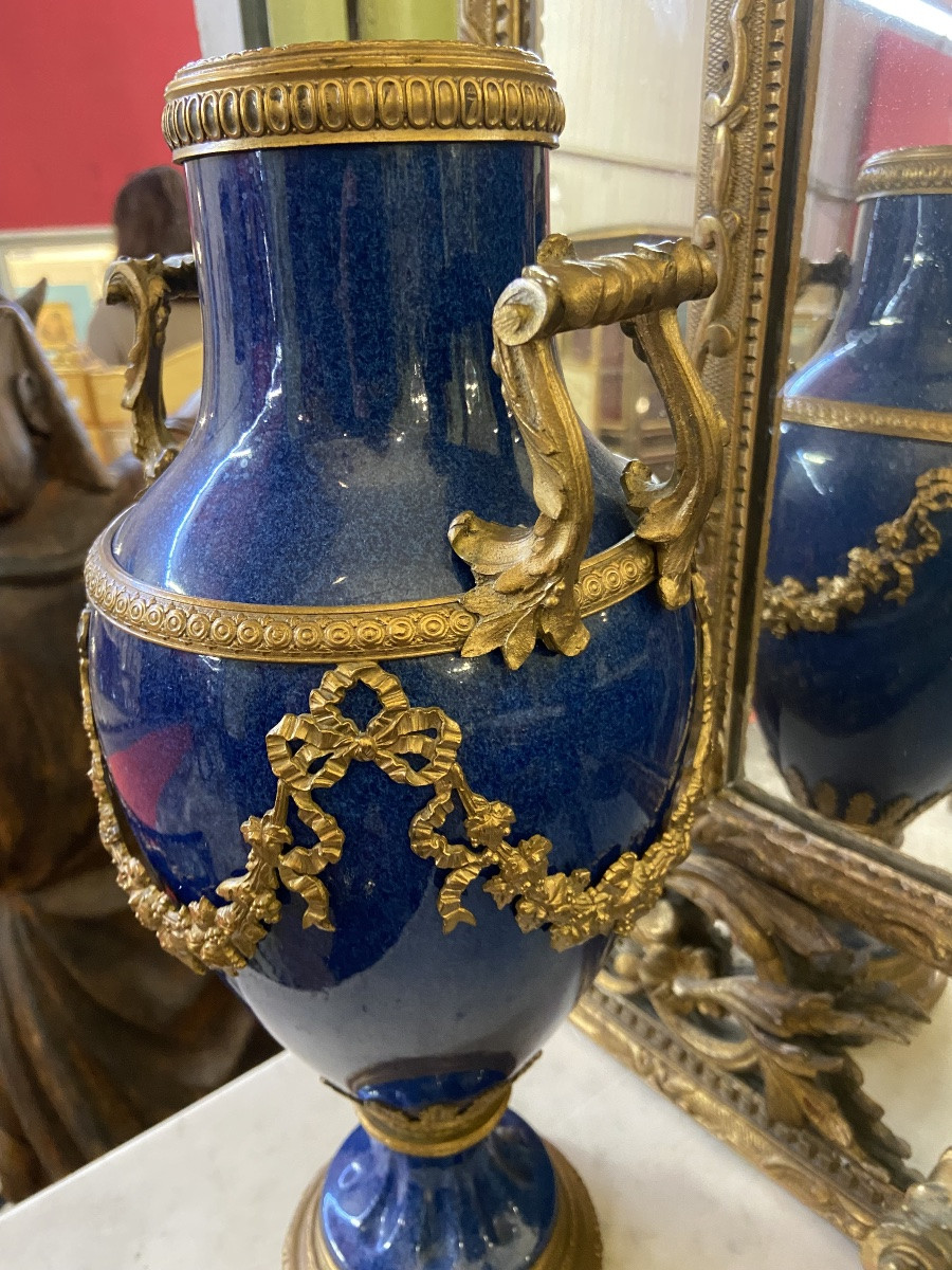 Porcelain And Gold Metal Trim -photo-1