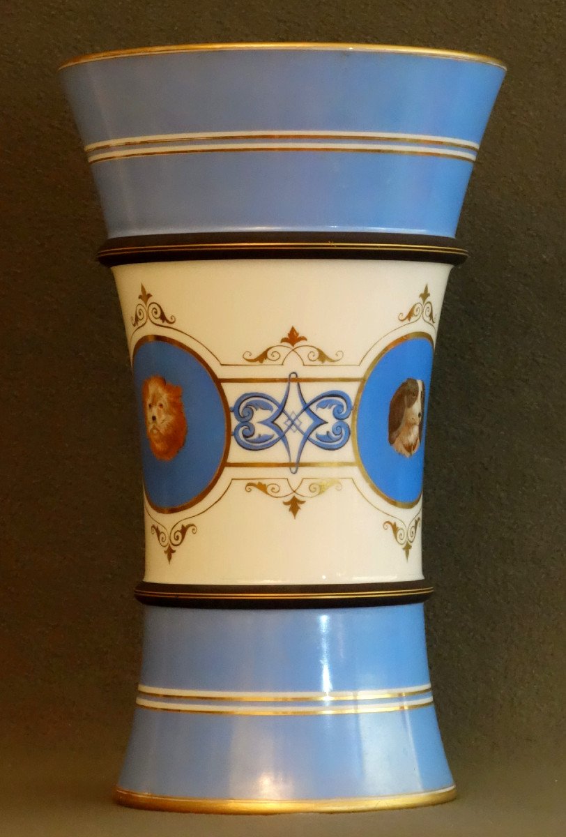   "pair Of Large Opaline Cornet Vases By Baccarat 1830"-photo-2