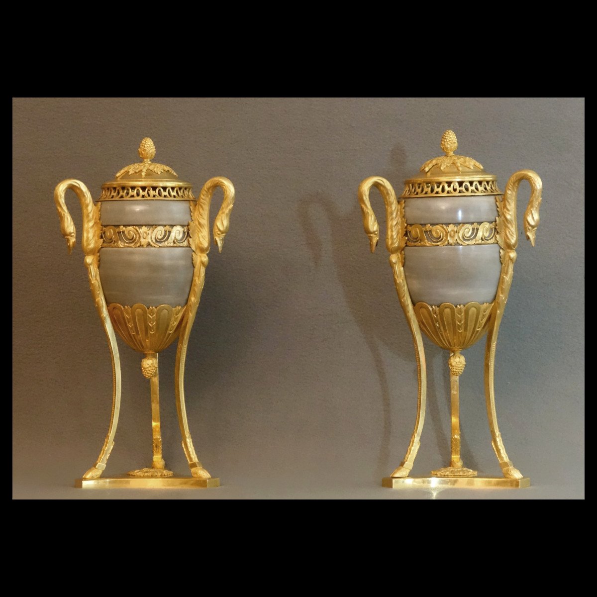 Paire De Pots Pourris Louis XVI Vers 1780