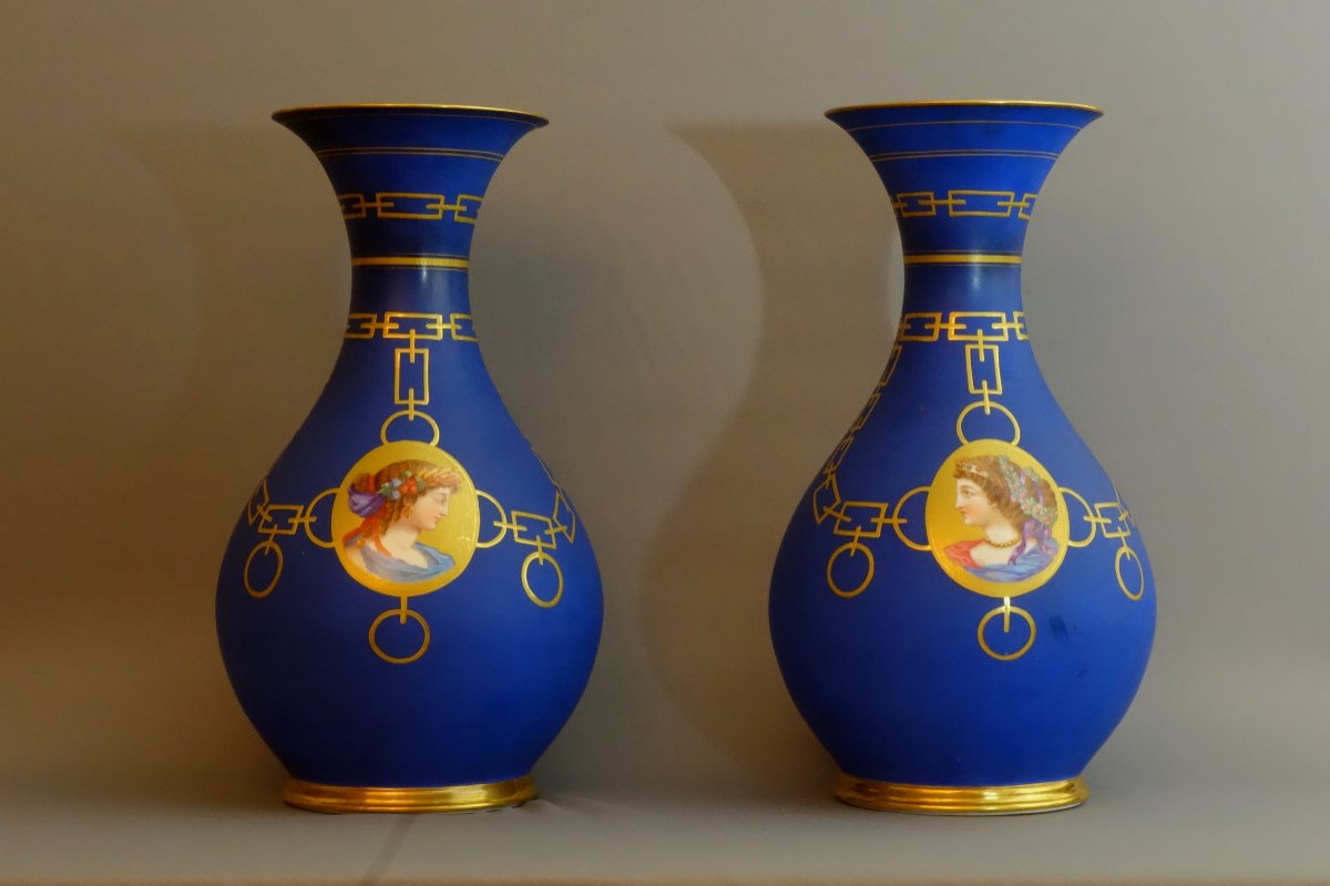 Pair Of Large Fuseau Vases In Paris Porcelain Circa 1830-photo-2