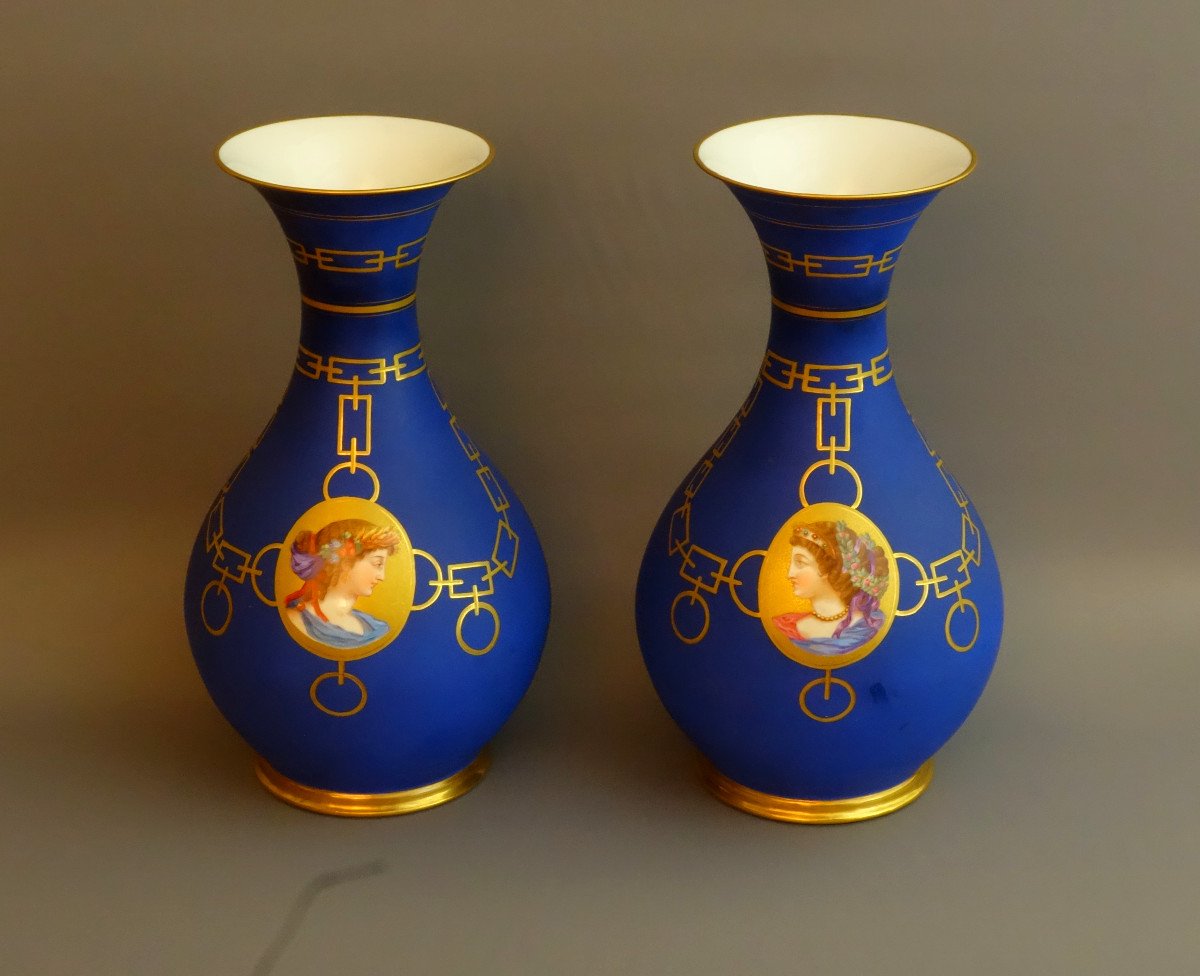 Pair Of Large Fuseau Vases In Paris Porcelain Circa 1830-photo-4