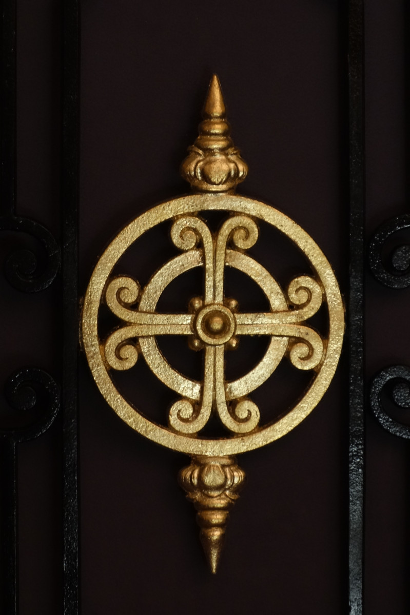 Small 19th Century Cast Iron Gate.-photo-4