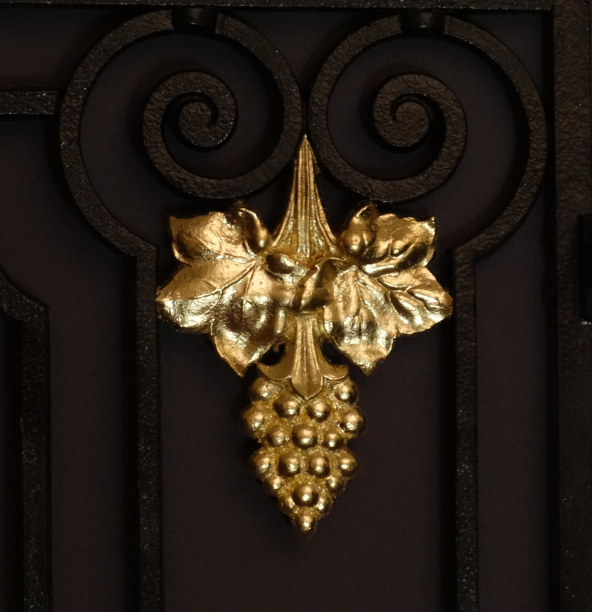 Small 19th Century Cast Iron Gate.-photo-1