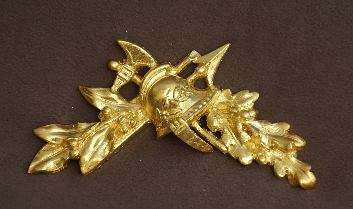 Deux petits frontons en bronze doré XIX ème .-photo-2