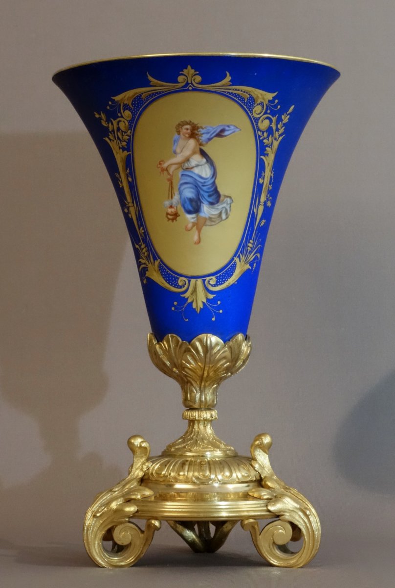 - Paire De Vases Cornets, Porcelaine De Paris, 1830-photo-1