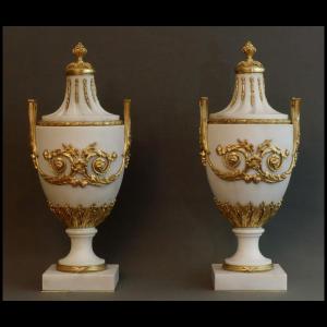 Paire d'Importants Pots Couverts Vers 1830