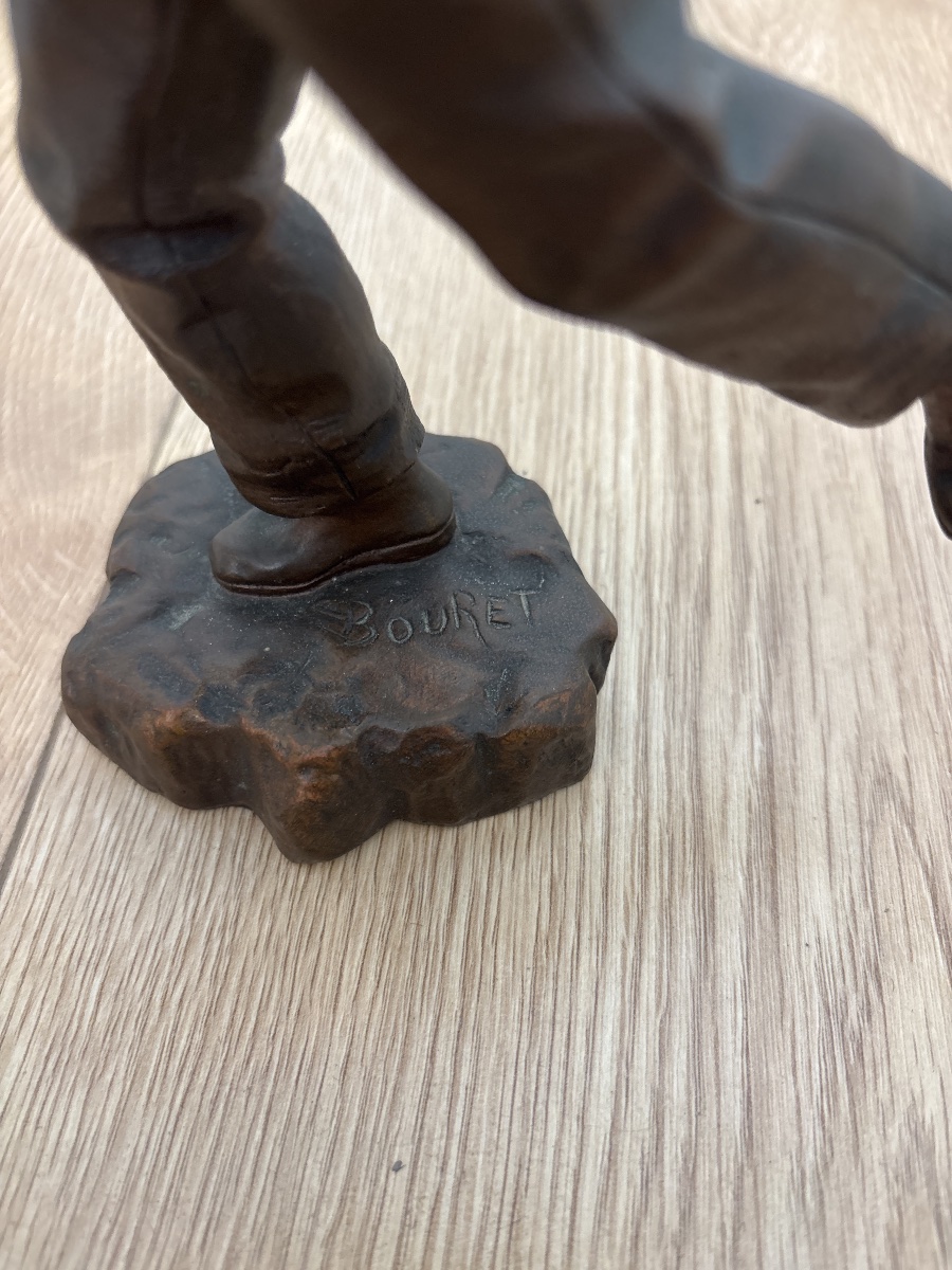 Bronze signé Eutrope Bouret – Jeune vendeur de presse – XIXᵉ siècle-photo-2