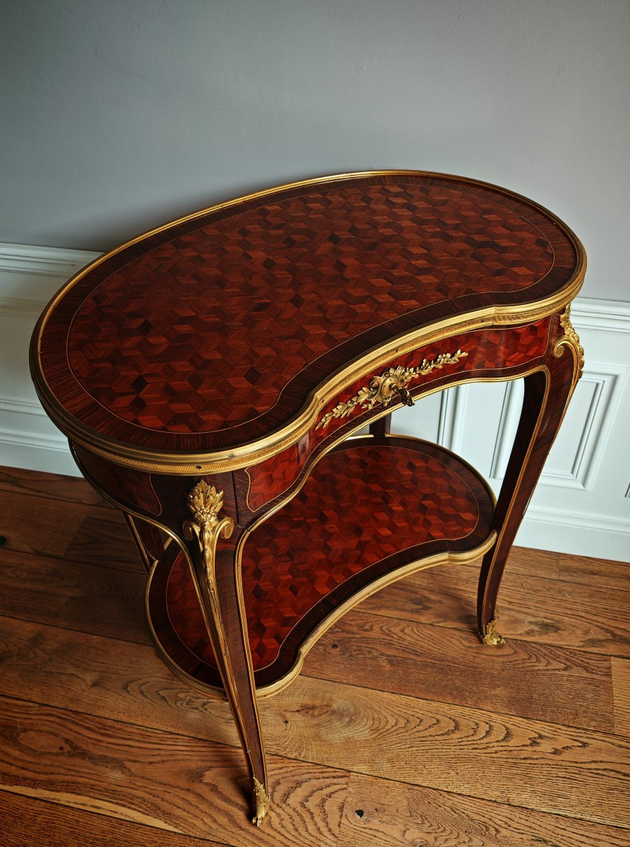 Louis XV Style End Table-photo-7