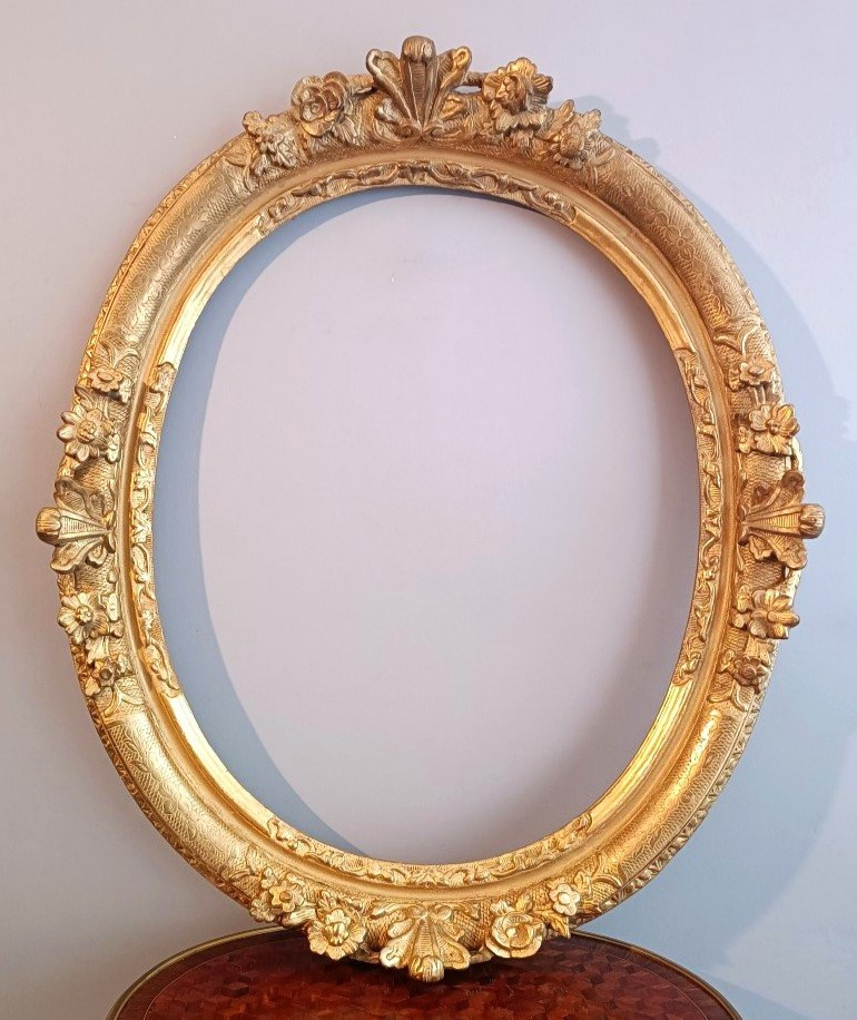 Cadre Oval d'époque Louis XIV Doré à La Feuille d'Or