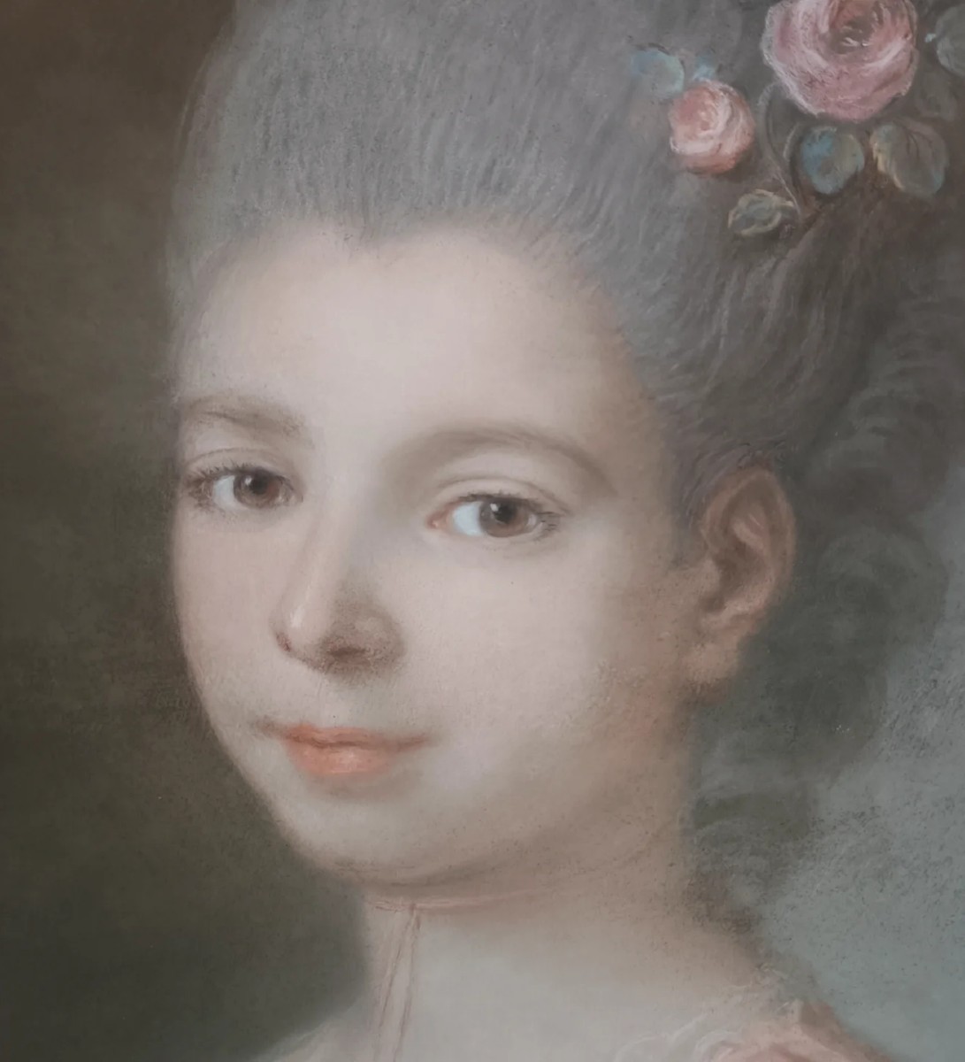École française du XVIIIe pastel portrait d'une jeune fille aux roses-photo-2