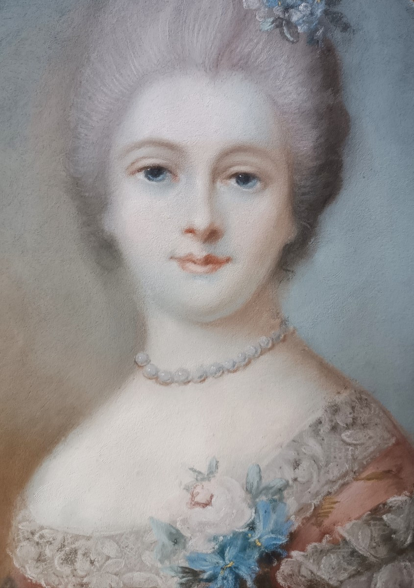 Pair Of Portraits Of Ladies With Flowers-photo-2