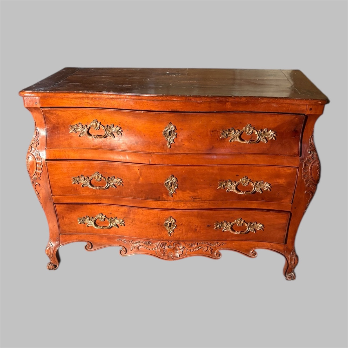 Commode d époque tombeau en  merisier 