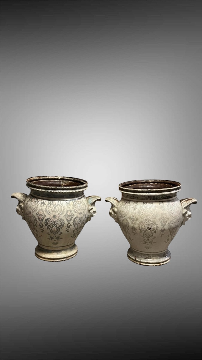 "Paire de pots à agrumes en Fonte émaillée, Emaillerie Du Bourget, France, Vers 1875 / 1880"