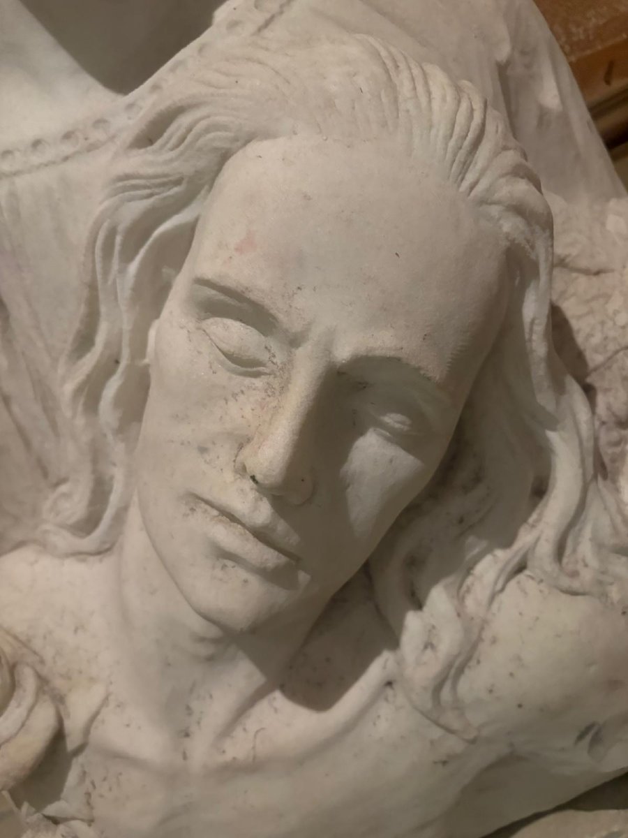 Importante sculpture en marbre- Vierge de pitié Christ aux fleurs-photo-3