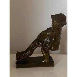 « petite Fille Au Chat Par Juan Clara (1875-1958), Beau Bronze Du XX Eme Siècle. 