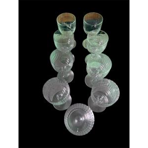 Dix verres à vin baccarat modèle renaissance.