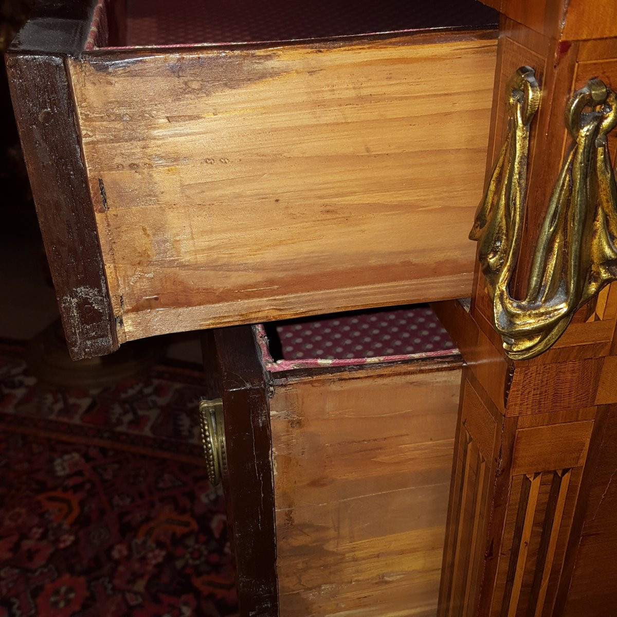 Louis XVI Marquetry Chest Of Drawers -photo-1