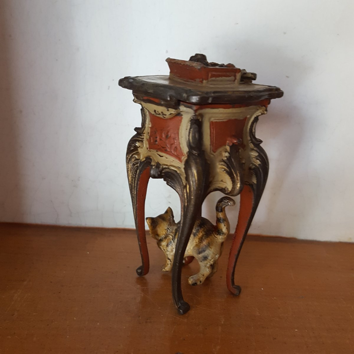 Chat et Meuble Miniature Encrier-photo-1