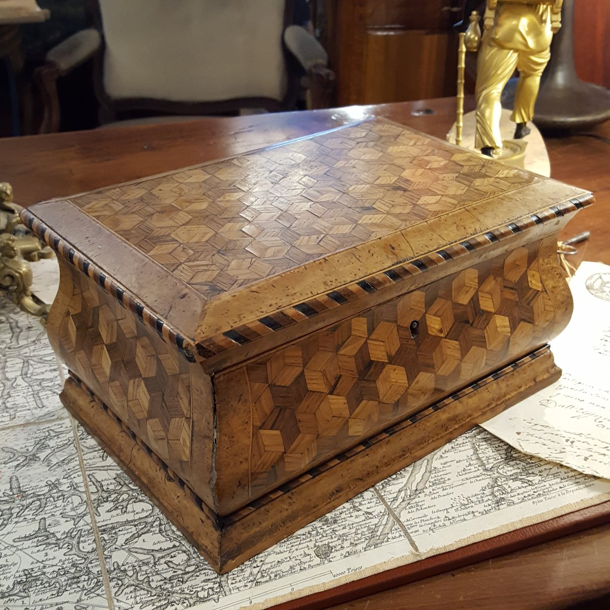 19th Century Curved Marquetry Box-photo-4