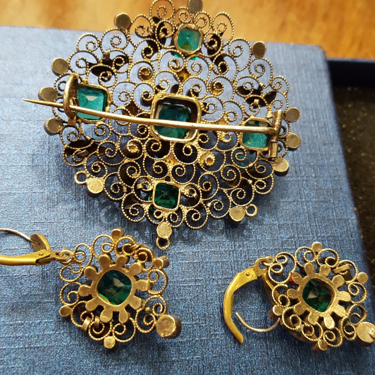 19th Century Brooch And Earring Set -photo-2