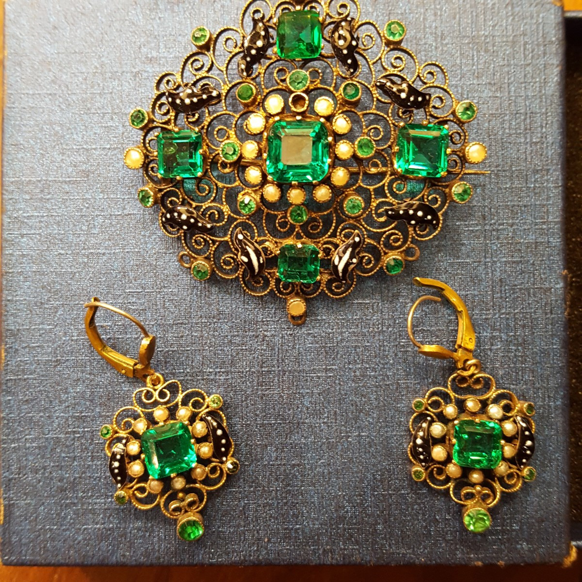 19th Century Brooch And Earring Set -photo-1