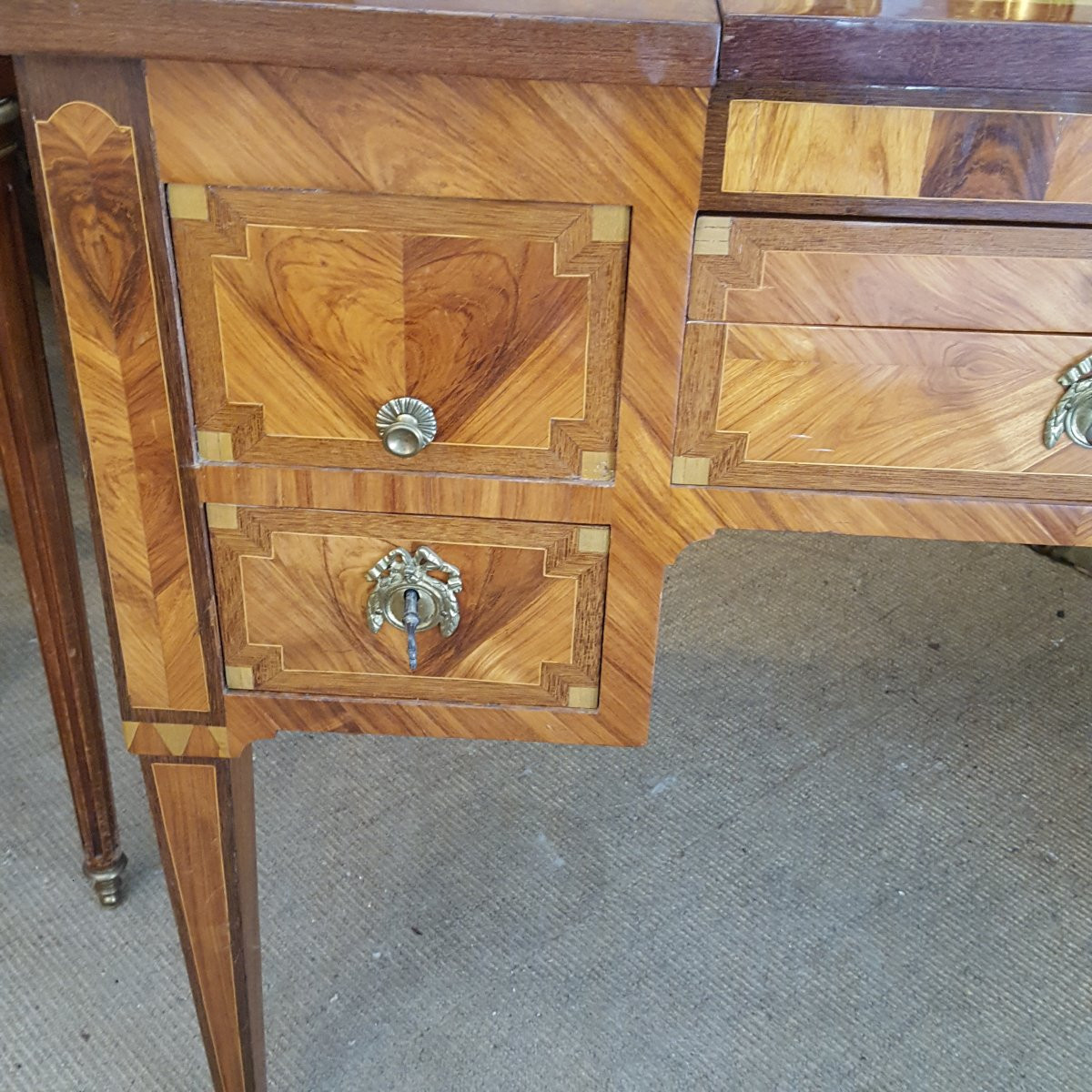 Louis XVI Dressing Table-photo-4