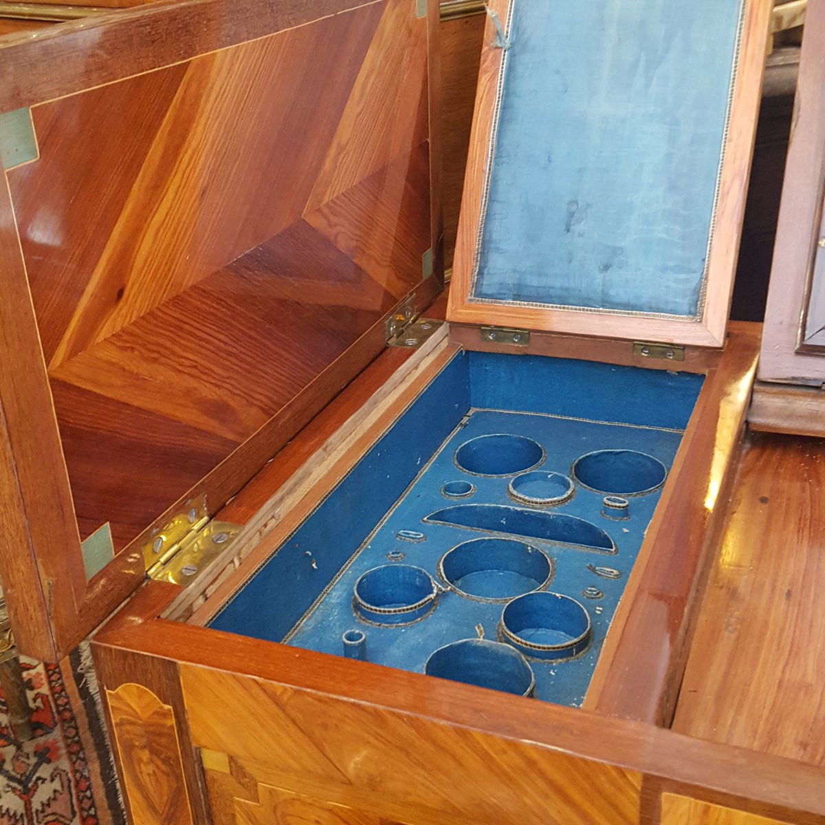 Louis XVI Dressing Table-photo-6