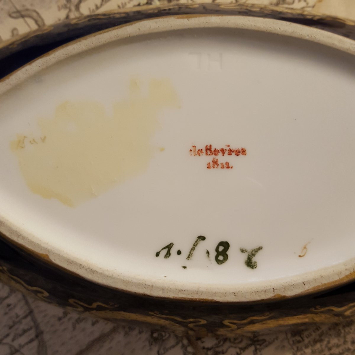Empire: Pair Of Sèvres Porcelain Shuttles-photo-2