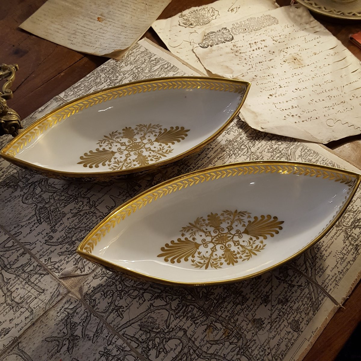 Empire: Pair Of Sèvres Porcelain Shuttles-photo-5