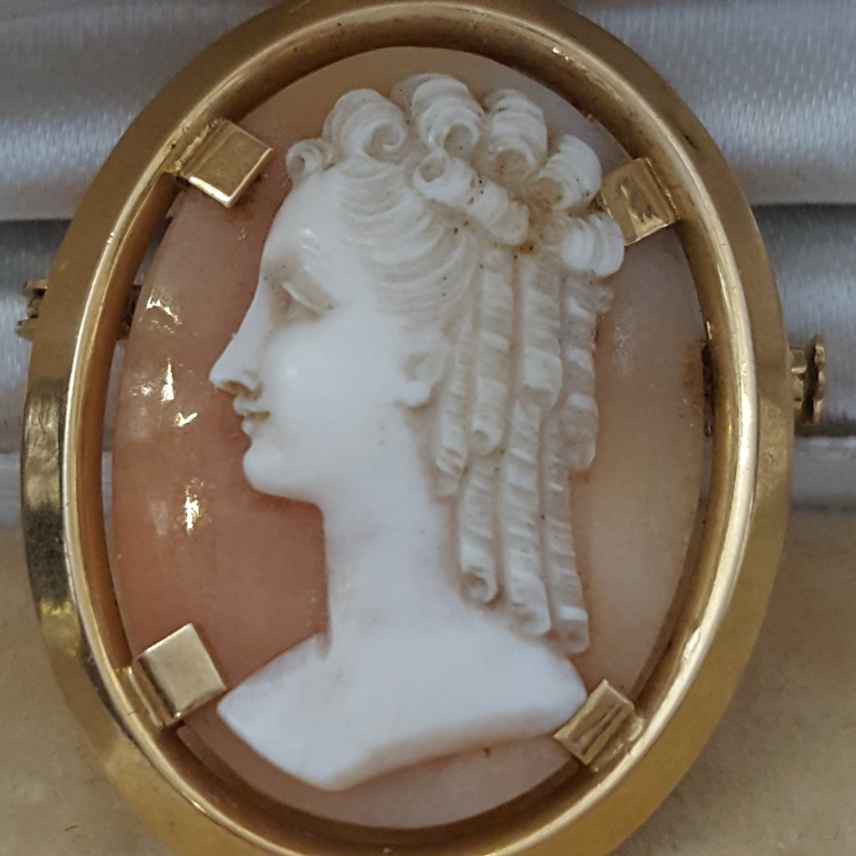 Gold-set Cameo, 1900