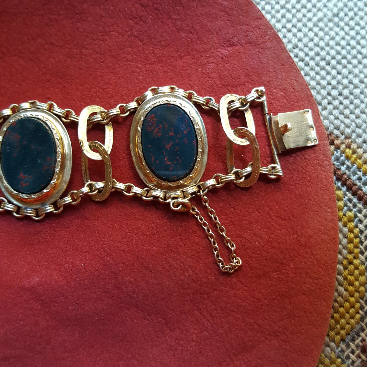Charles X Restoration: Gold And Jasper Jewelry-photo-2