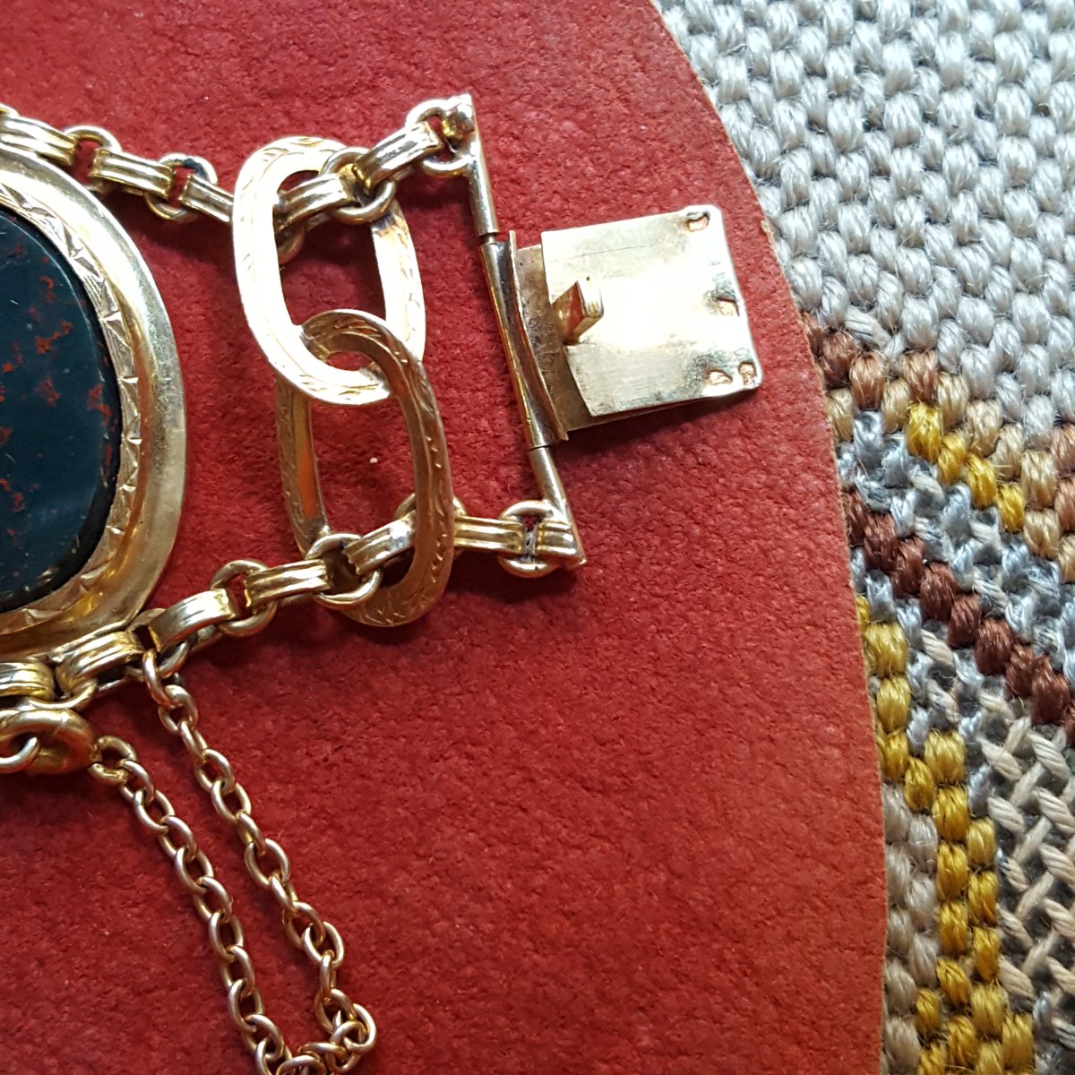 Charles X Restoration: Gold And Jasper Jewelry-photo-3