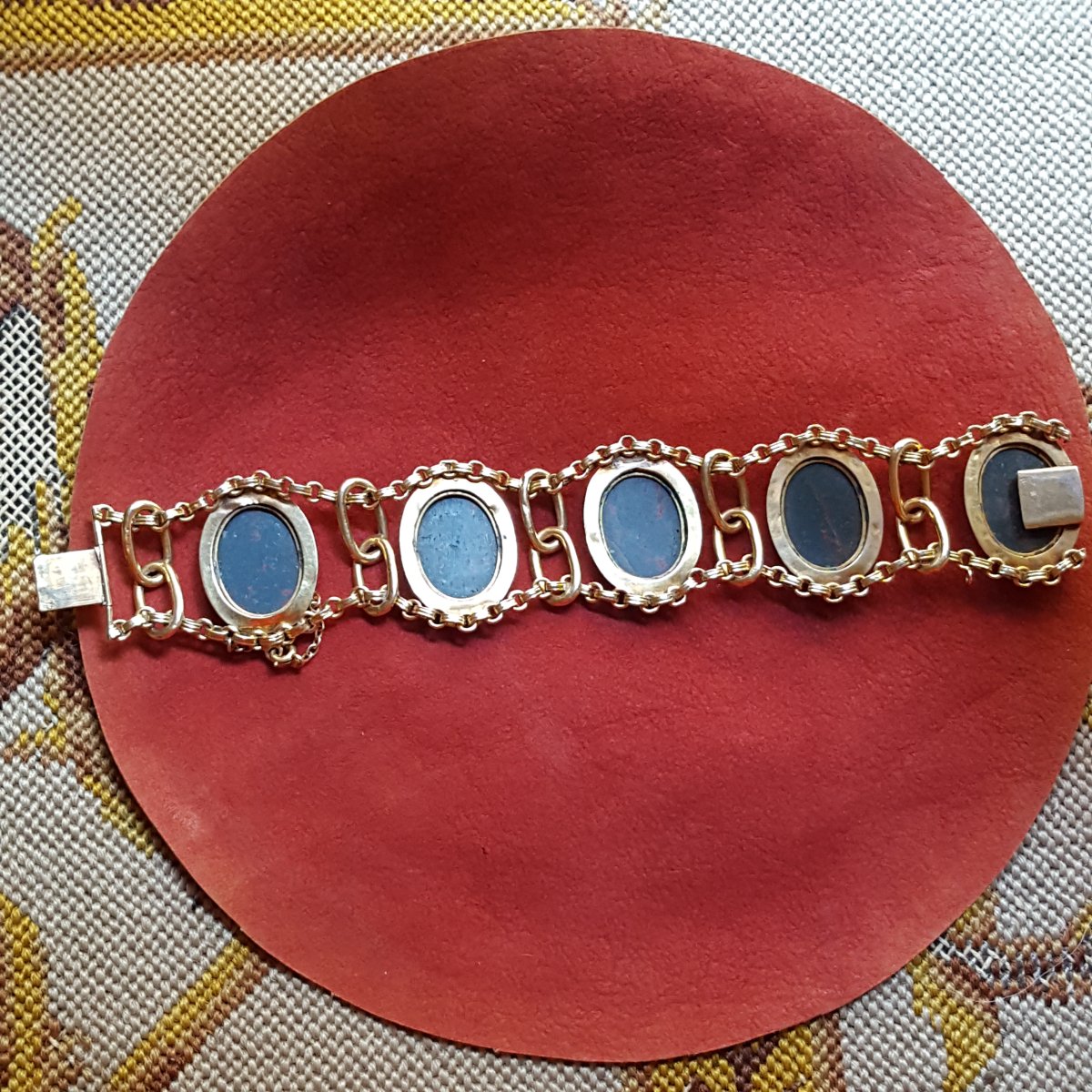 Charles X Restoration: Gold And Jasper Jewelry-photo-1