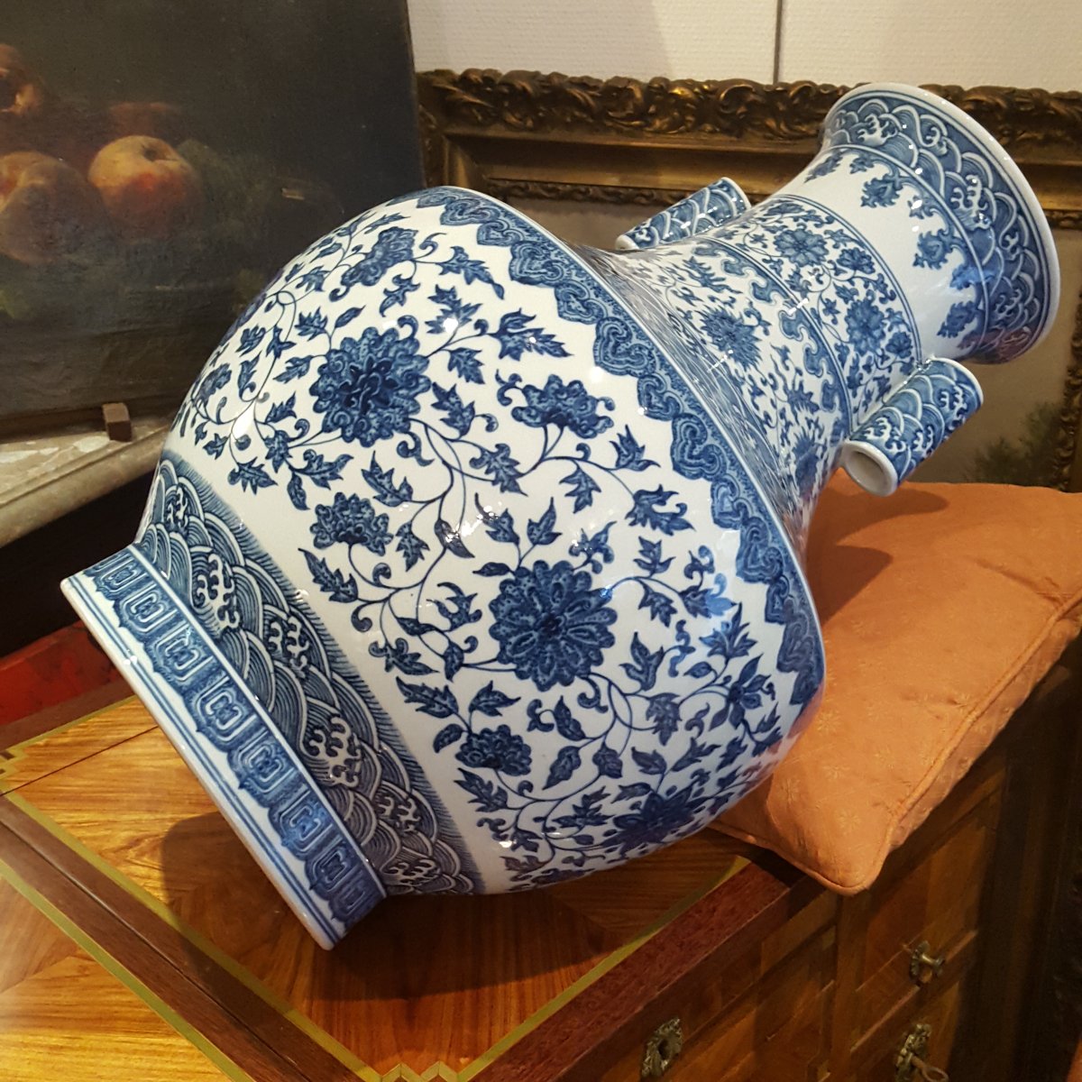 Blue-and-white Chinese Vase-photo-3